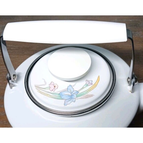 Vtg Studio Nova Homestead White Floral Enamel Tea Kettle & Lid 2 Qt. Pot Japan - Picture 5 of 7